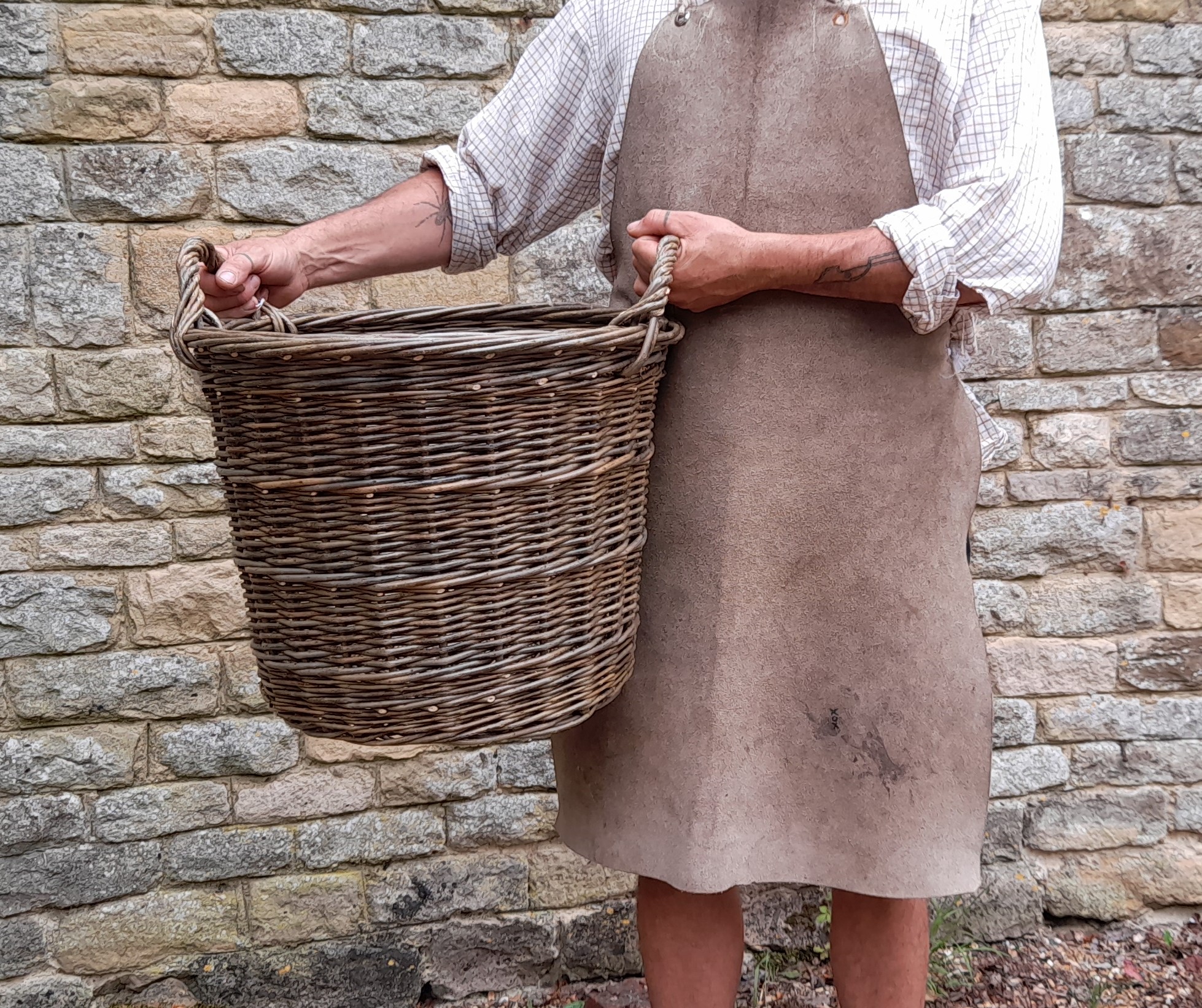 Traditional Round Log Basket with Kirk - The Basketmakers' Association