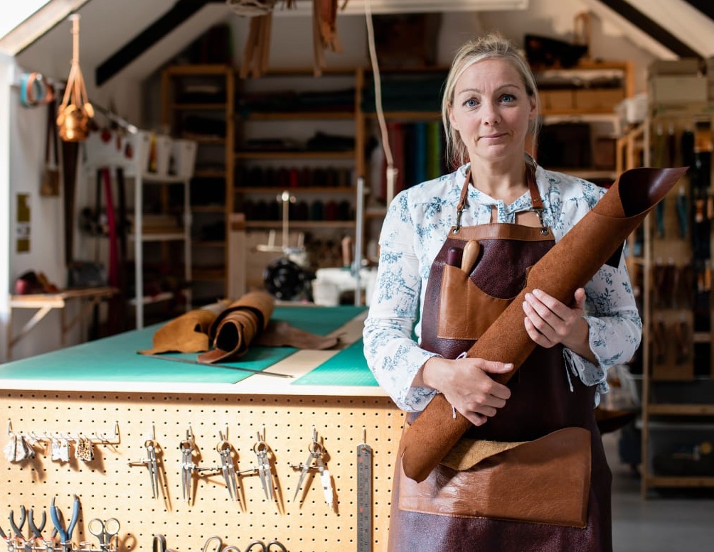 Basketry Straps & Fastenings in Leather